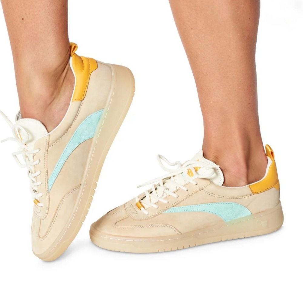 ONCEPT Women's PANAMA Low Top. Size 10. Color Oak. Worn briefly in my home.